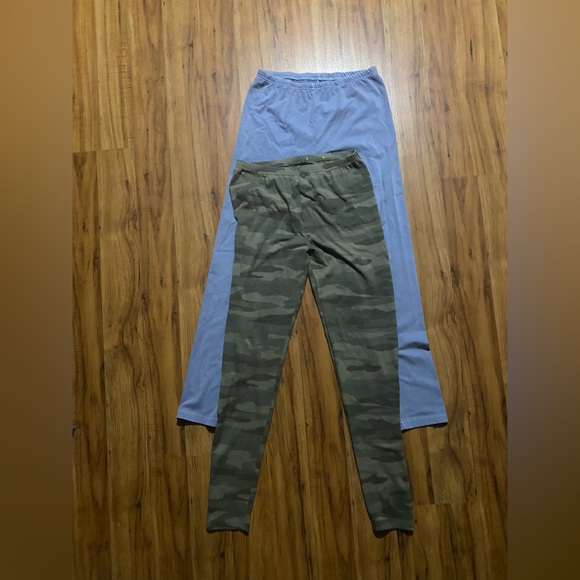 SO Women’s Knit Mid-Rise Leggings Bundle  (2 Total) Size Medium - Picture 1 of 8